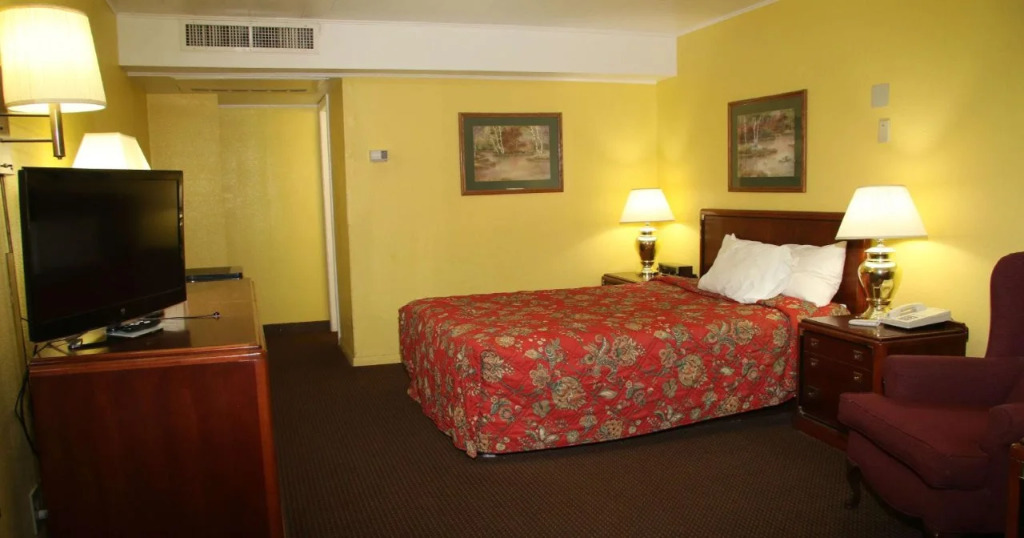 Townsman Inn