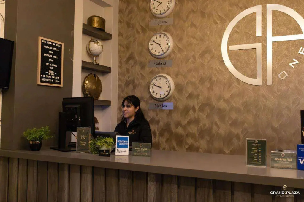Hotel Grand One Plaza