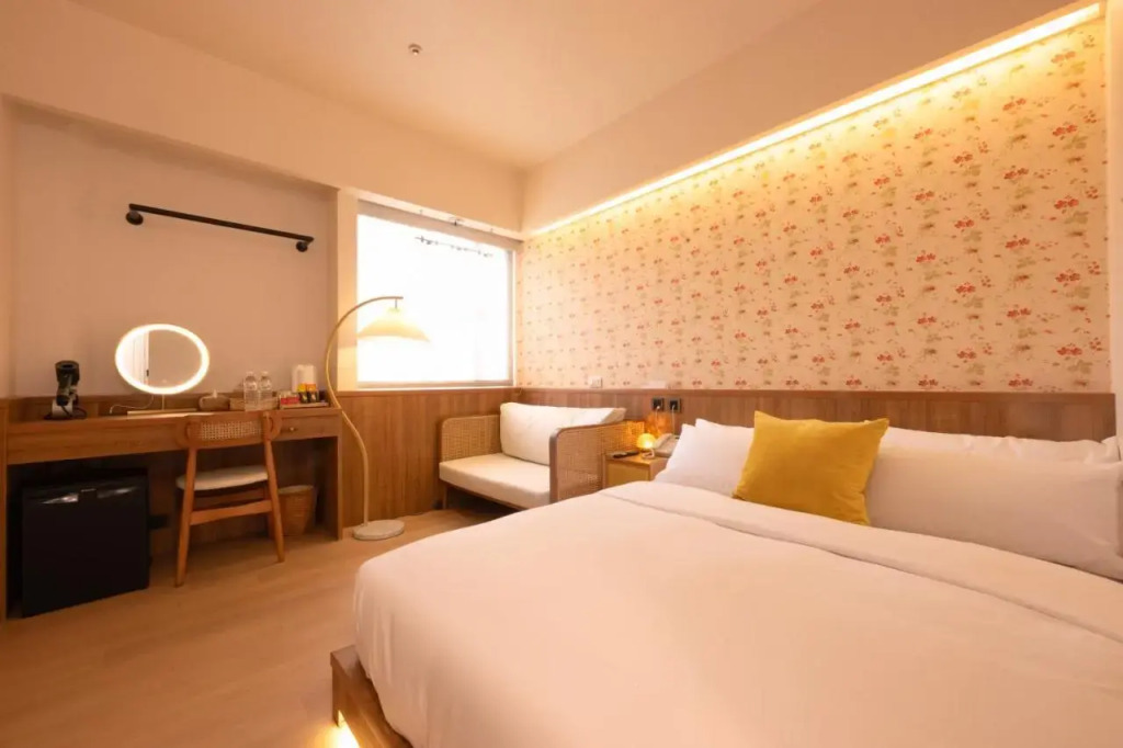 Apartment 10F