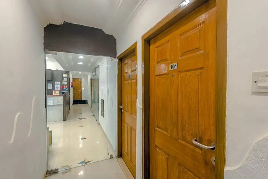 OYO Flagship 572 Santacruz West