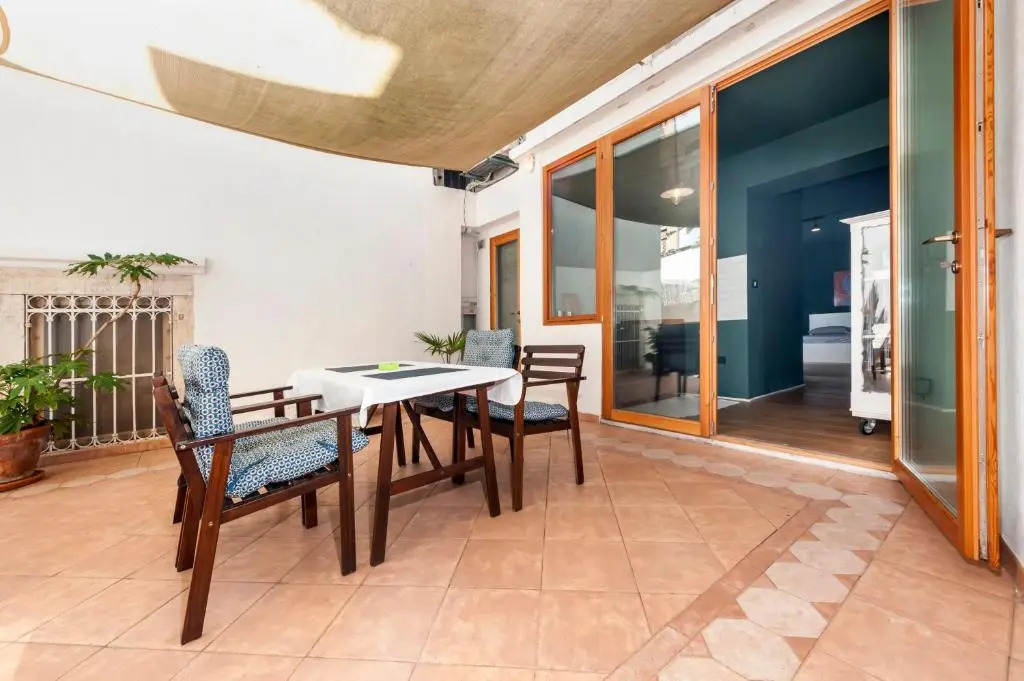 Apartments & Rooms Carera 6