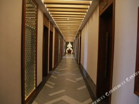 Runhua Business Hotel