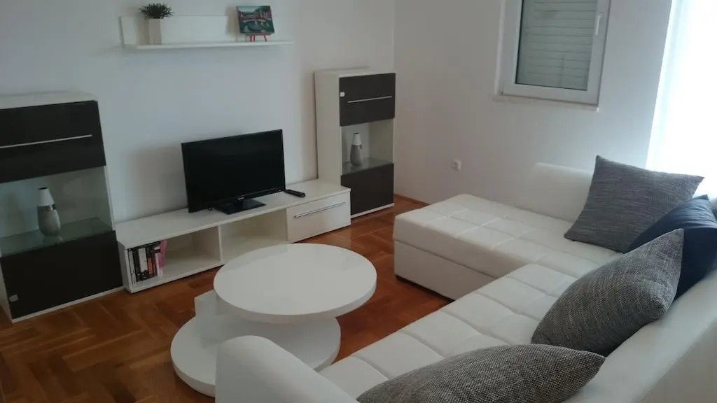Apartment Lara