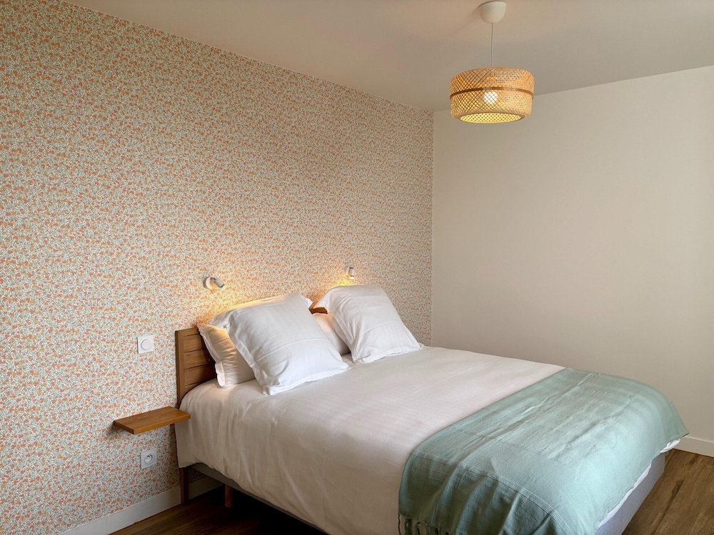 Corseul Countryside Retreat for a Family