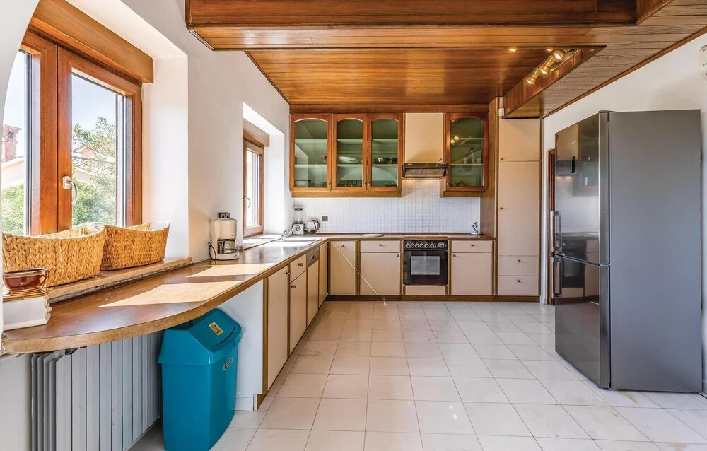 Awesome Home in Premantura With Wifi and 5 Bedrooms