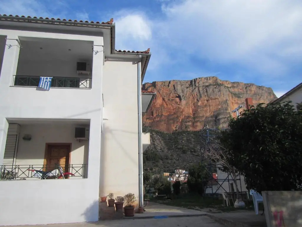 "Action" House in Leonidio 4-beds
