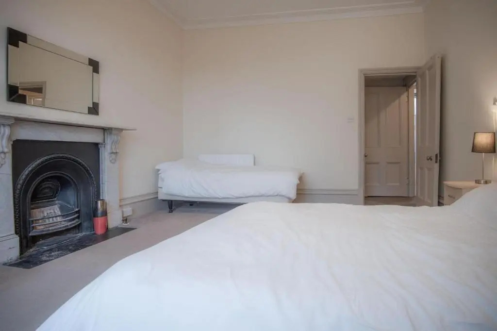 Connaught House - 2 Bedroom Apartment - Tenby