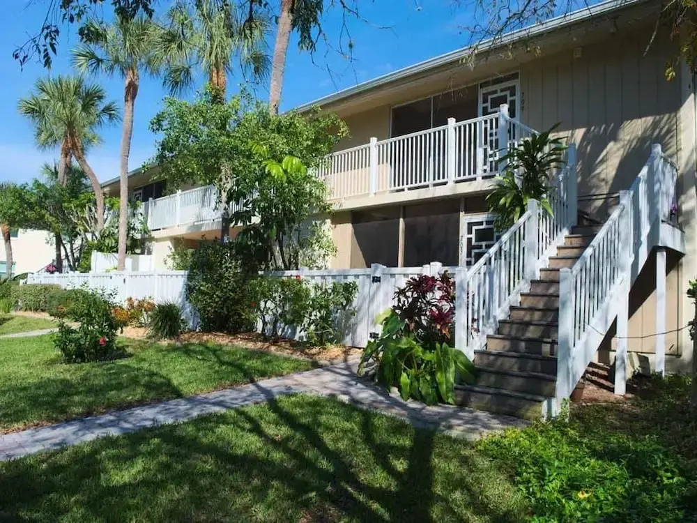 Westbay Cove South 703