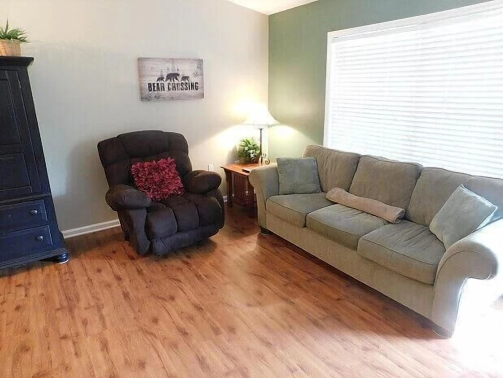 201 Colonial Crest Pigeon Forge Retreat