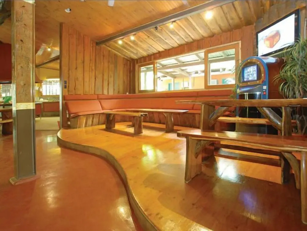 Dougies Backpackers Resort