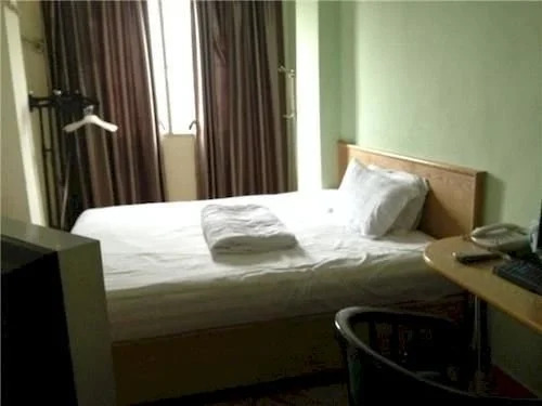 Qingyuan Yingdeqiaofeng Hotel