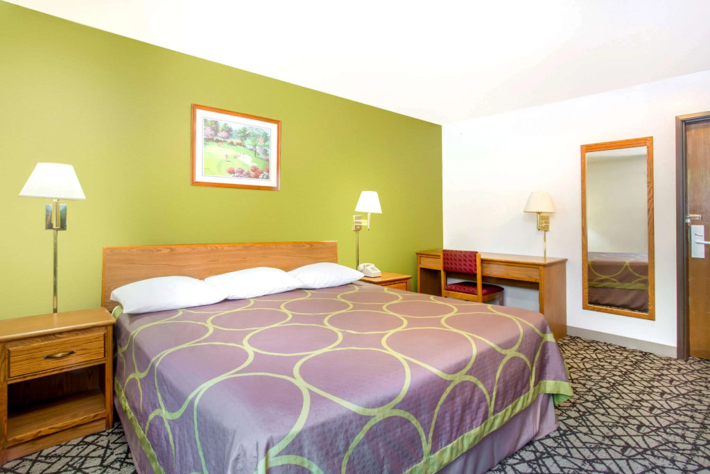 Super 8 by Wyndham Richmond/Broad Street