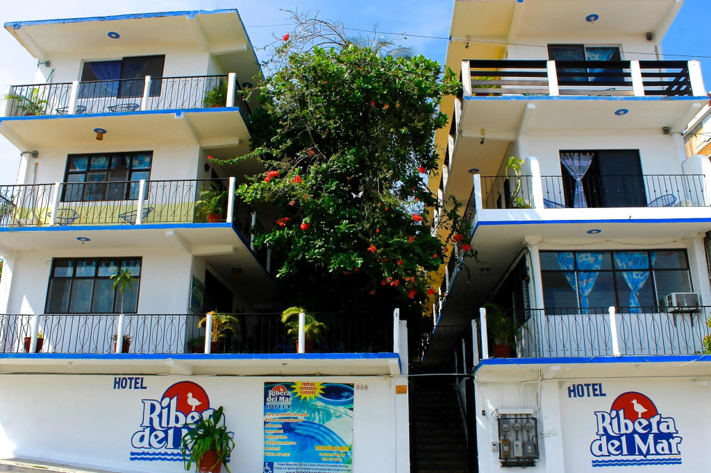 Hotel Rivera Del Mar