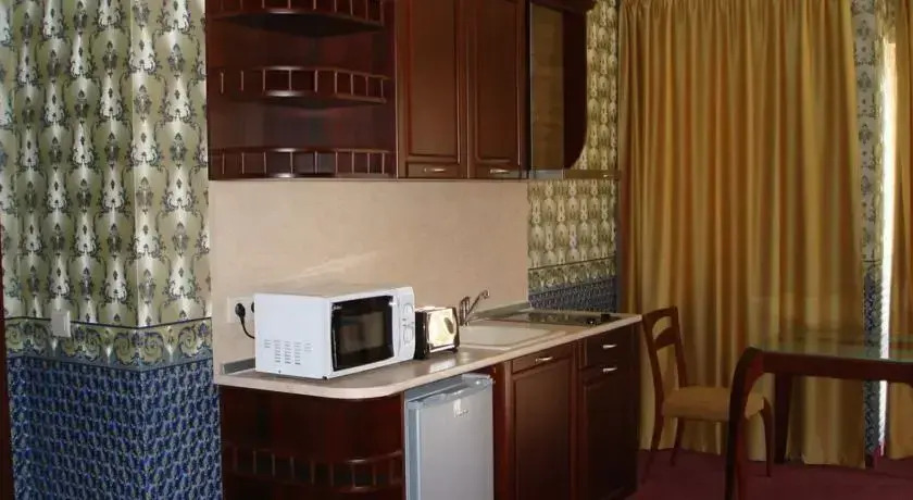 Twins Palace ApartHotel