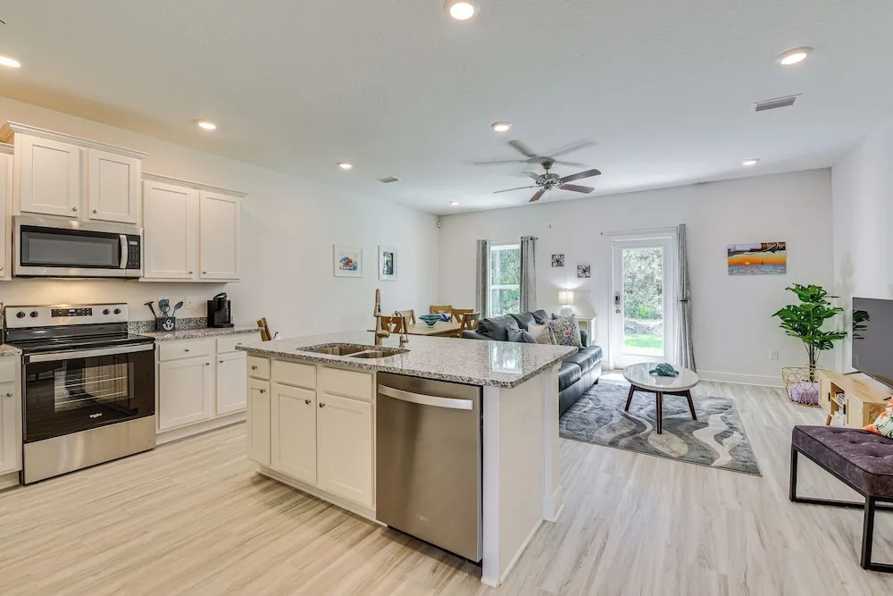 Santa Rosa Beach Townhome ~ 4 Mi to Beach!