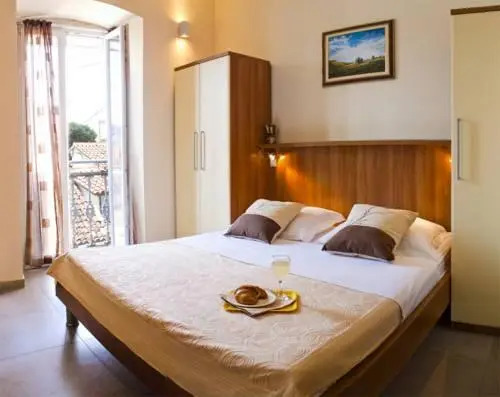 Exclusive Centre Apartments & Rooms