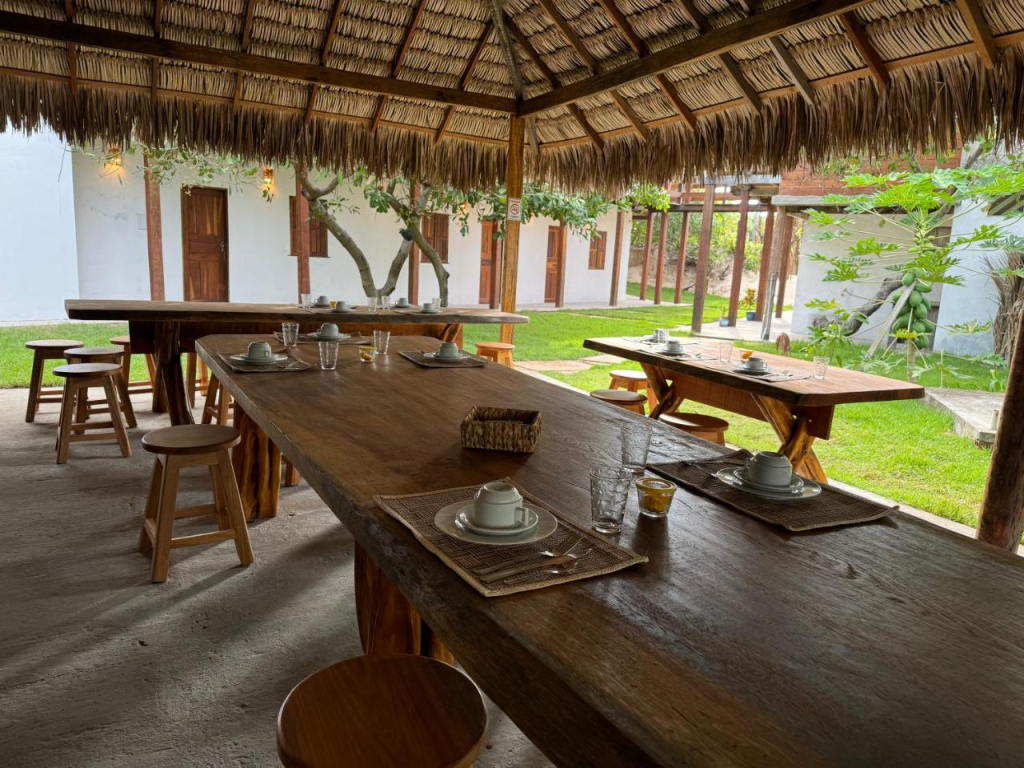 TROPICAL HOUSE ATINS