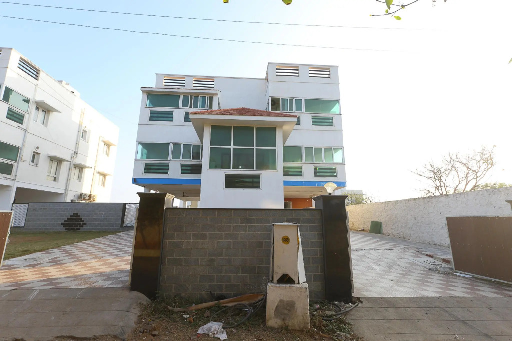 OYO Flagship 41460 Ecr Bay Villas And Resorts