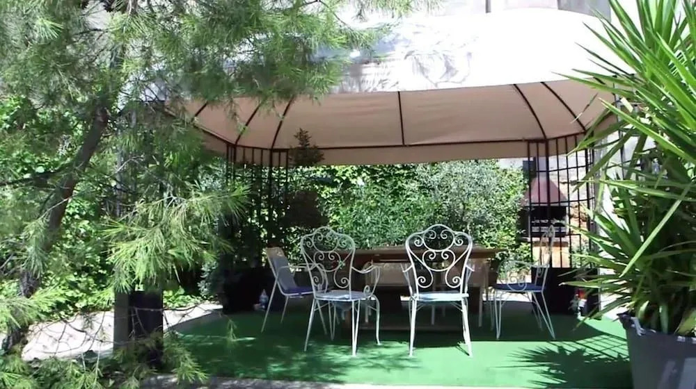 Casa Claveria
