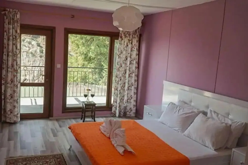 Onur Motel Faralya