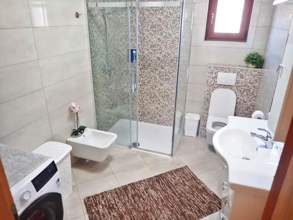 Apartment in Jasenice 42083