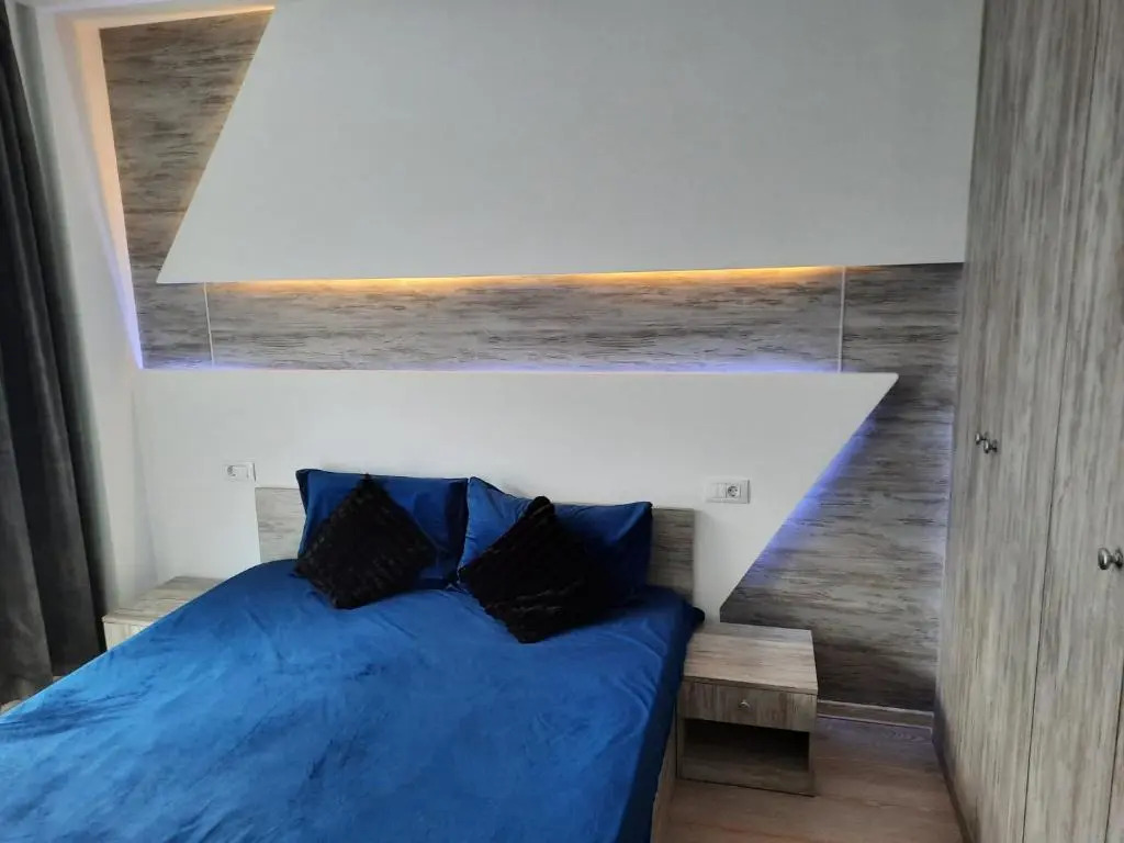 Annie Apartments