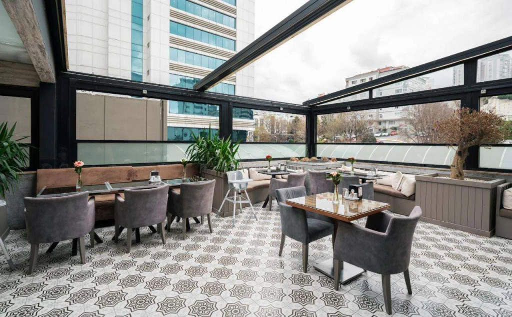 Orya Hotel