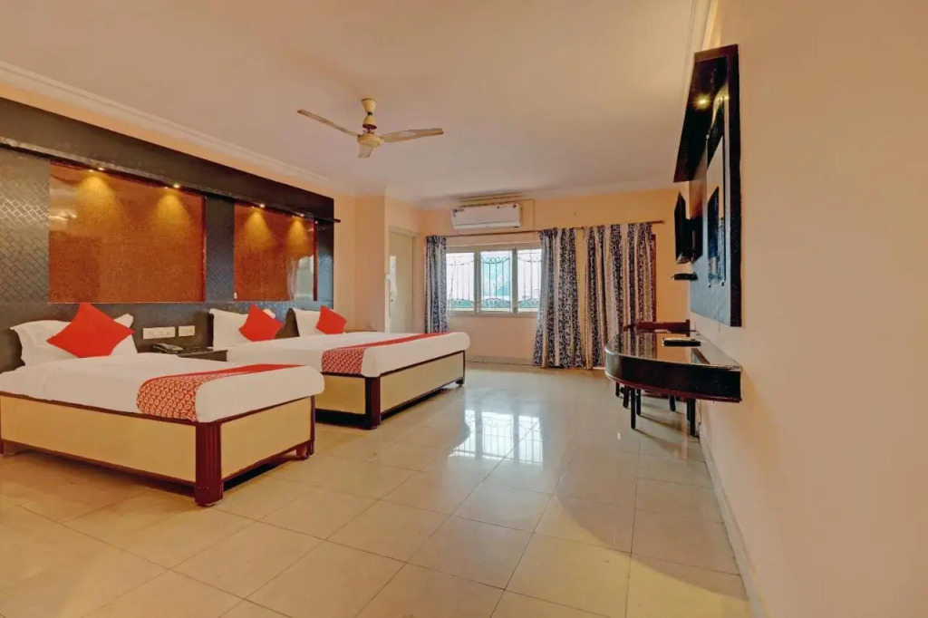 Hotel Sri Sai Grand Central by Oyo