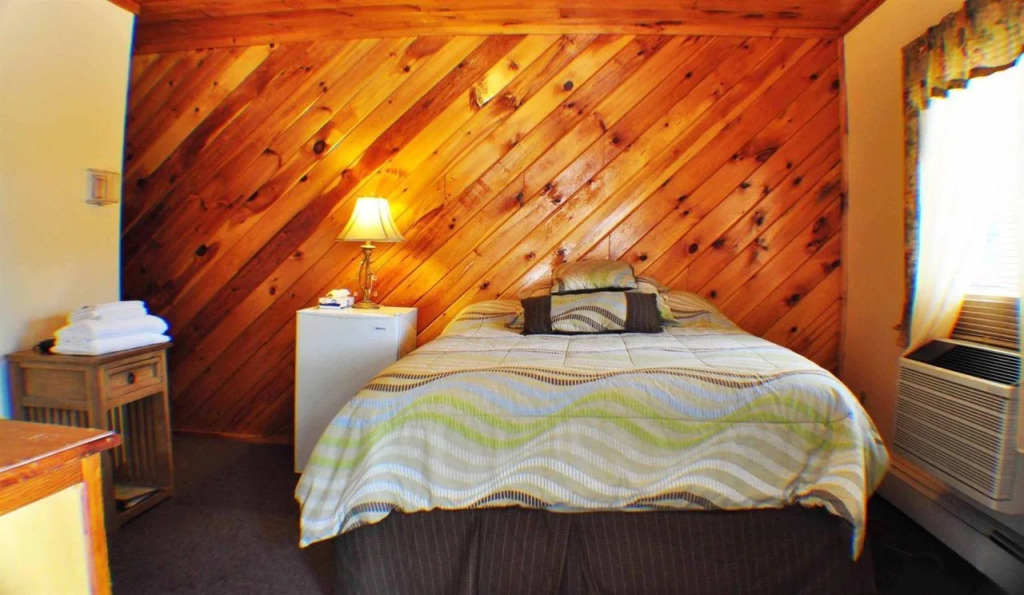 Valley Brook Inn & Cottages