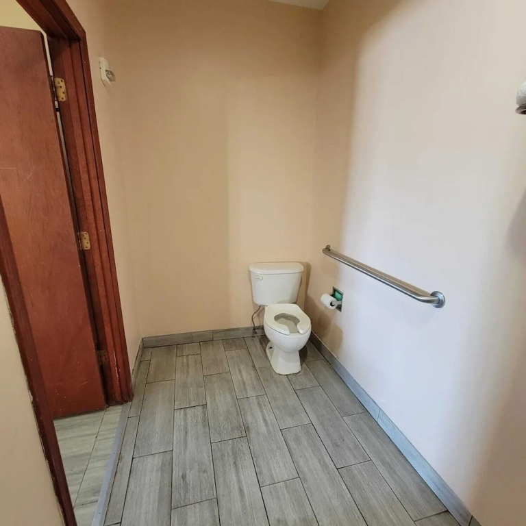 Woodland Inn & Suites