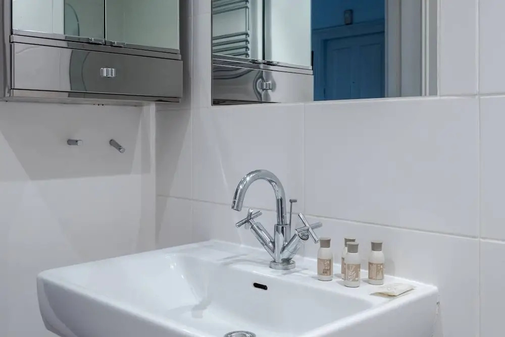 Comfy And Bright 2Br Home In West Kensington Fits 4