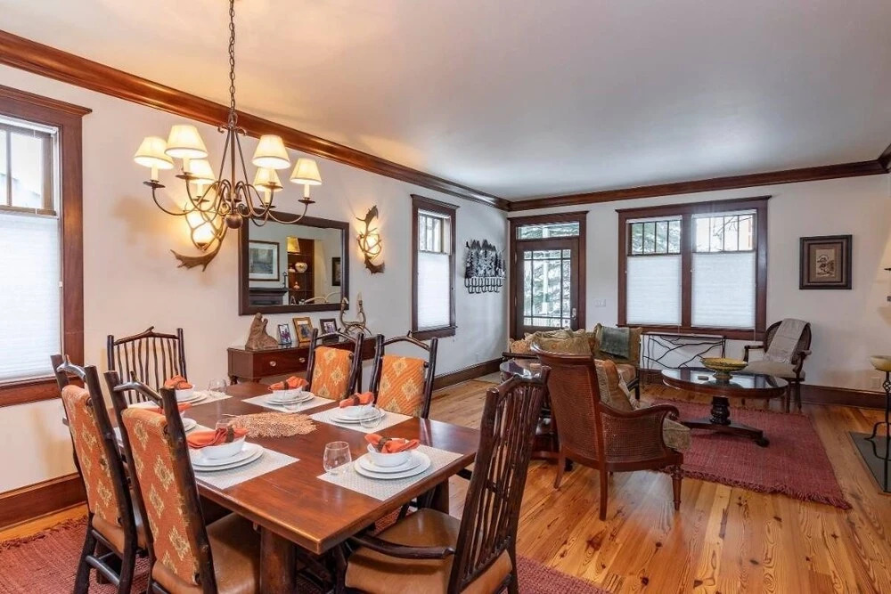 Manley  (381887) 4 Bedroom Home by RedAwning