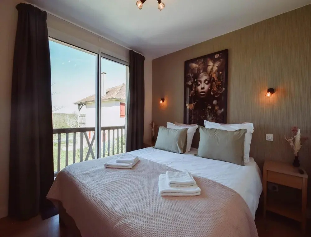 Holiday Home for 6 People in the Heart of Perigord