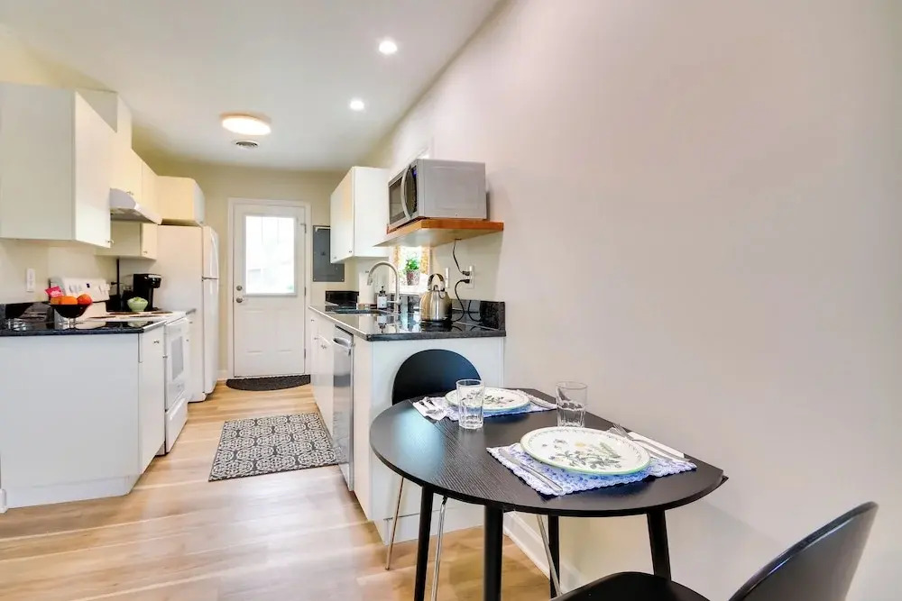 2 Mi to Downtown: Greensboro Home By Park!