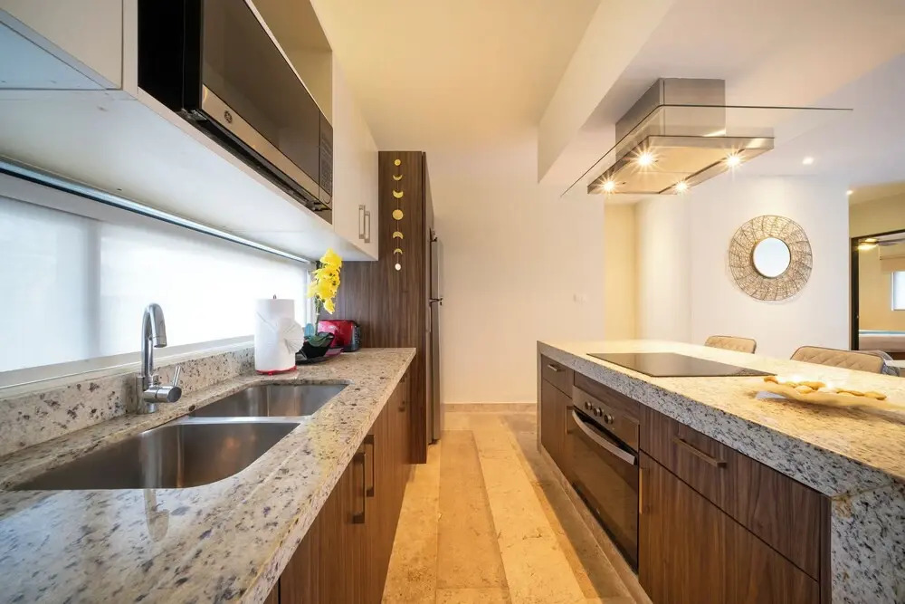 Modern PH with 2 Br & Pool at Arena 509
