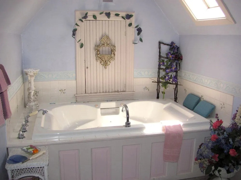The Blue Belle Inn Bed and Breakfast