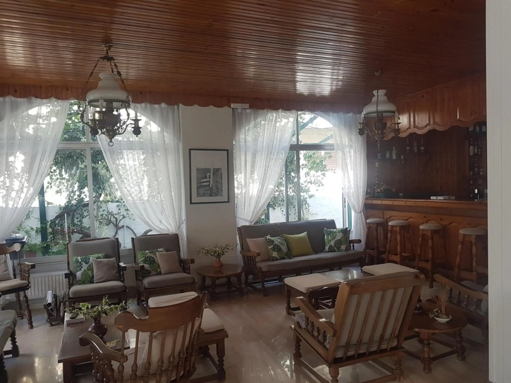 Karis Hotel