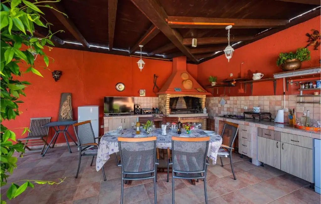Beautiful Home In Pula