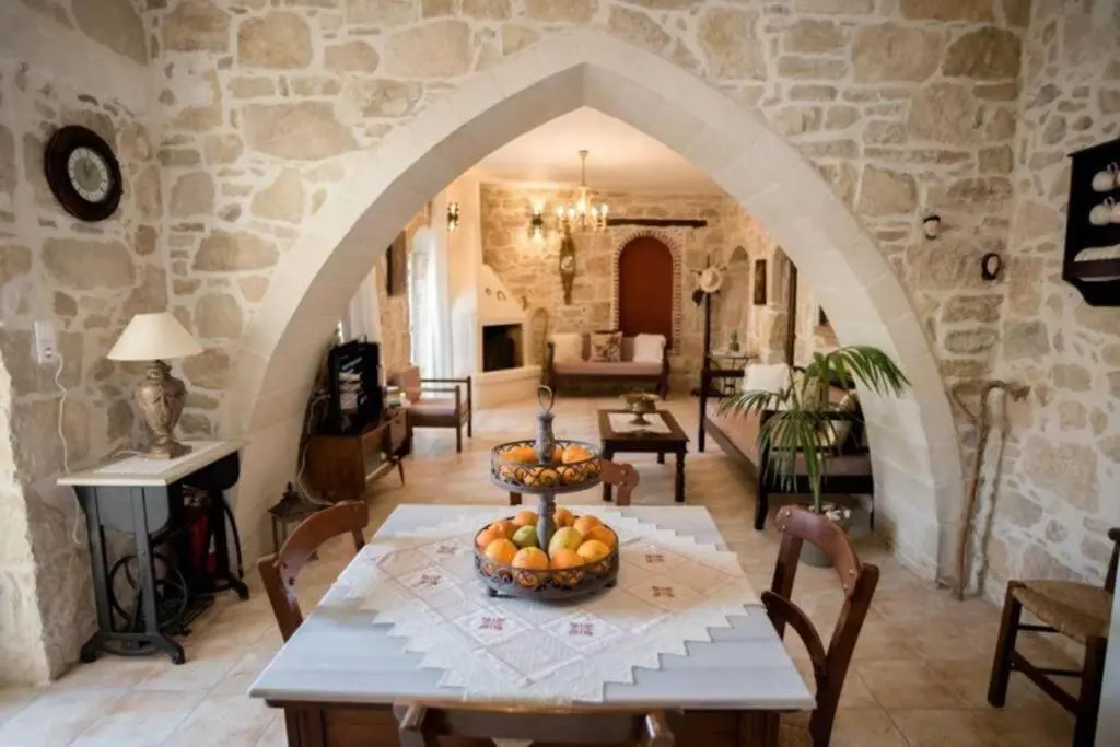 Traditional House 1 with Pool