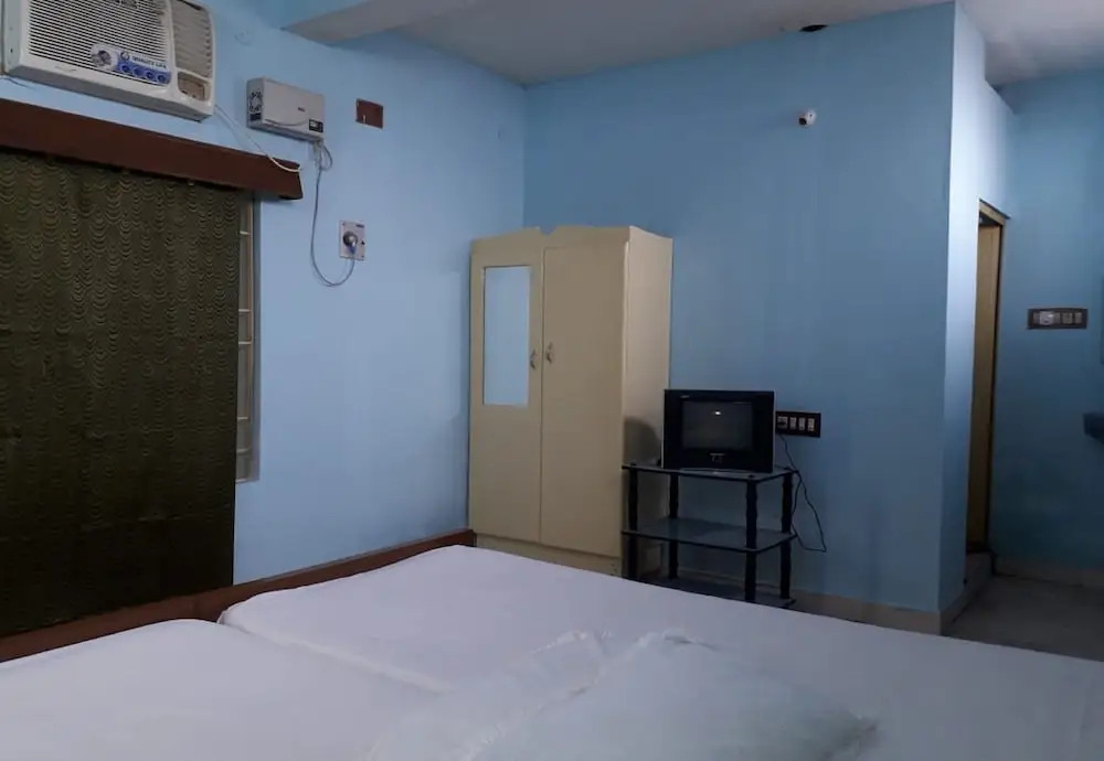 Parisha Residency- Temple Side Hotel