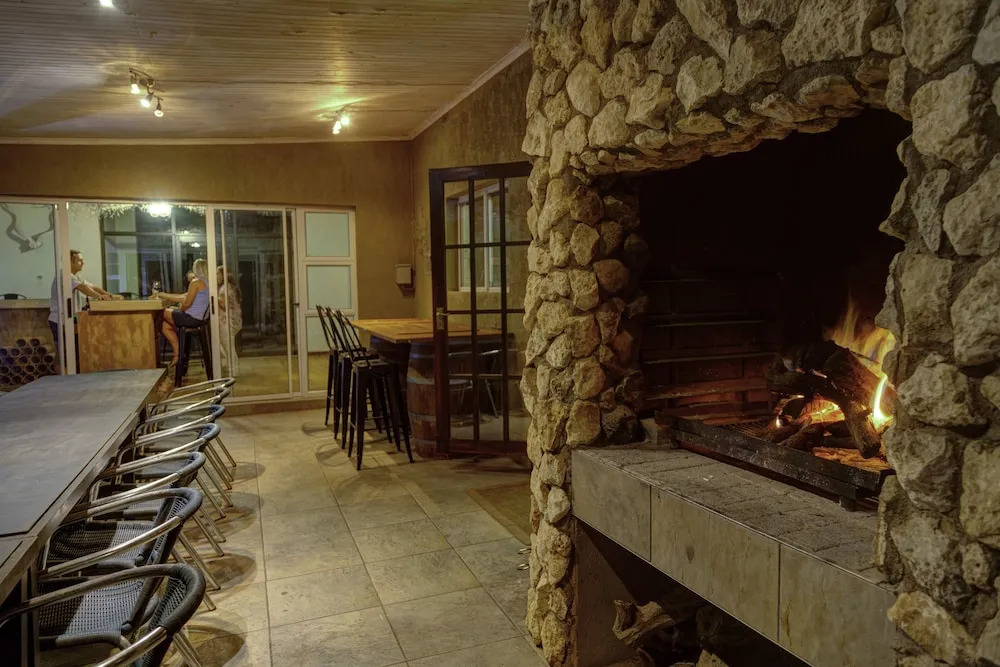 Naankuse Travellers Inn - Hostel