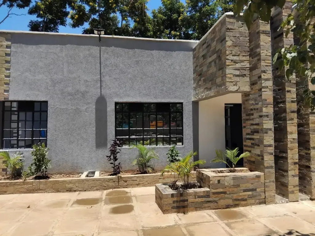 Royal palms studio