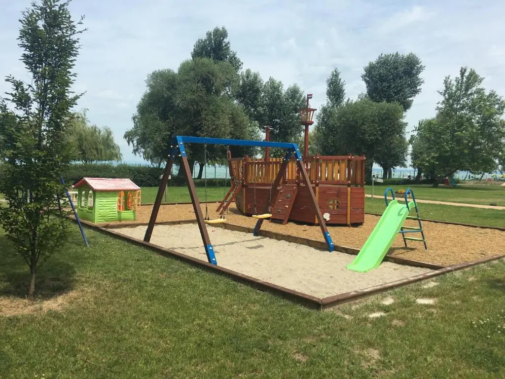 Cuki Apartmanok