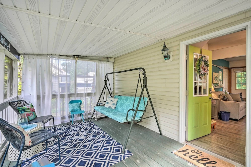 Darling Cottage ~ 1 Mi to Lake Erie Beach!