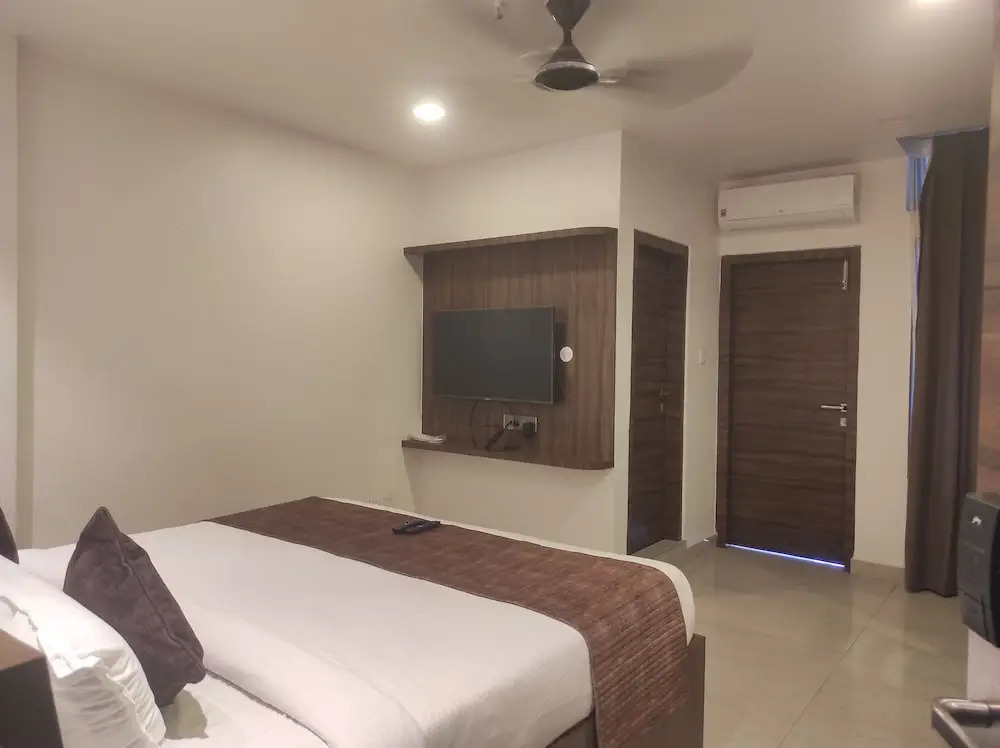 Hotel Obsidian Blue