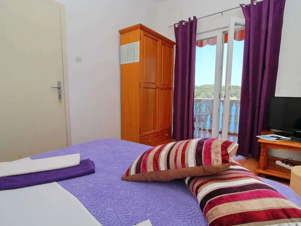 Apartments Filipovic - One-bedroom Apartment With Balcony and Sea View