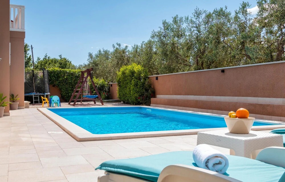 Awesome Home in Loborika With Wifi and 3 Bedrooms