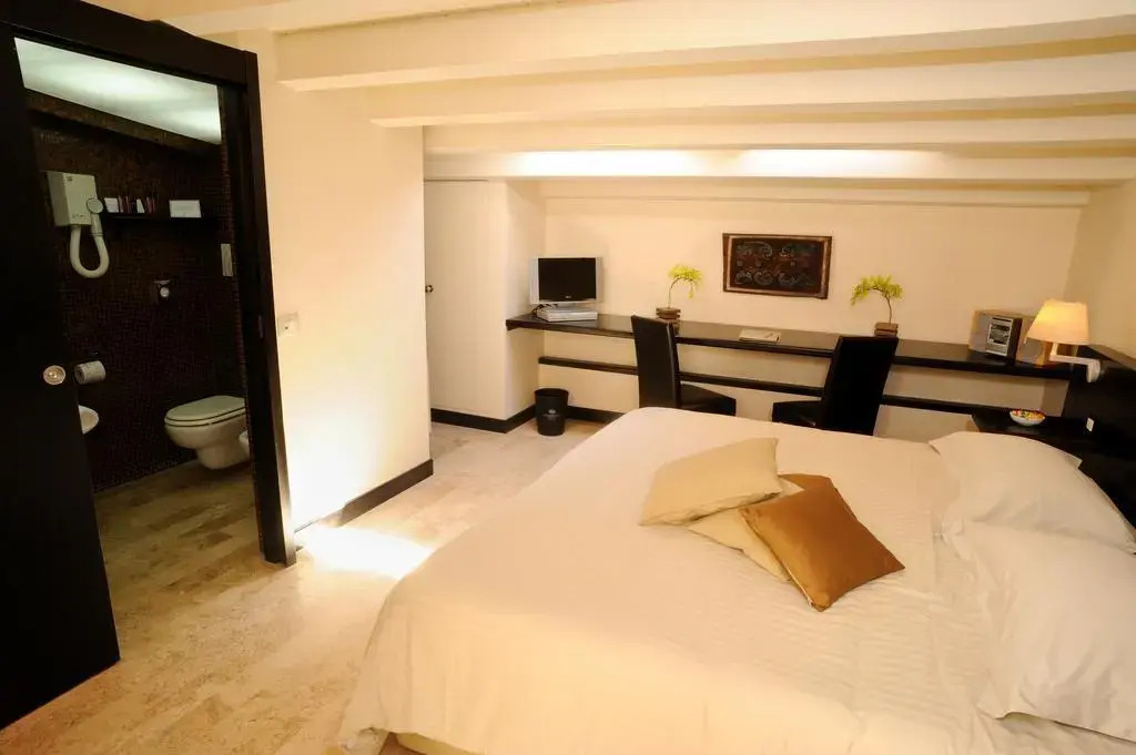 Ucciardhome Hotel