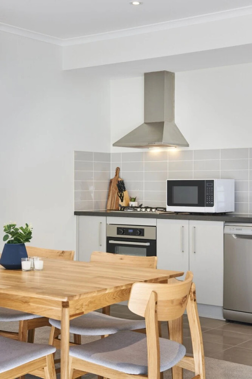 Spacious and Bright 1 Bedroom Apartment