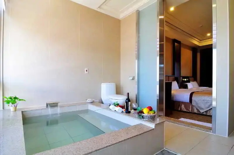 JinShan Sakura Bay Hot Spring Hotel